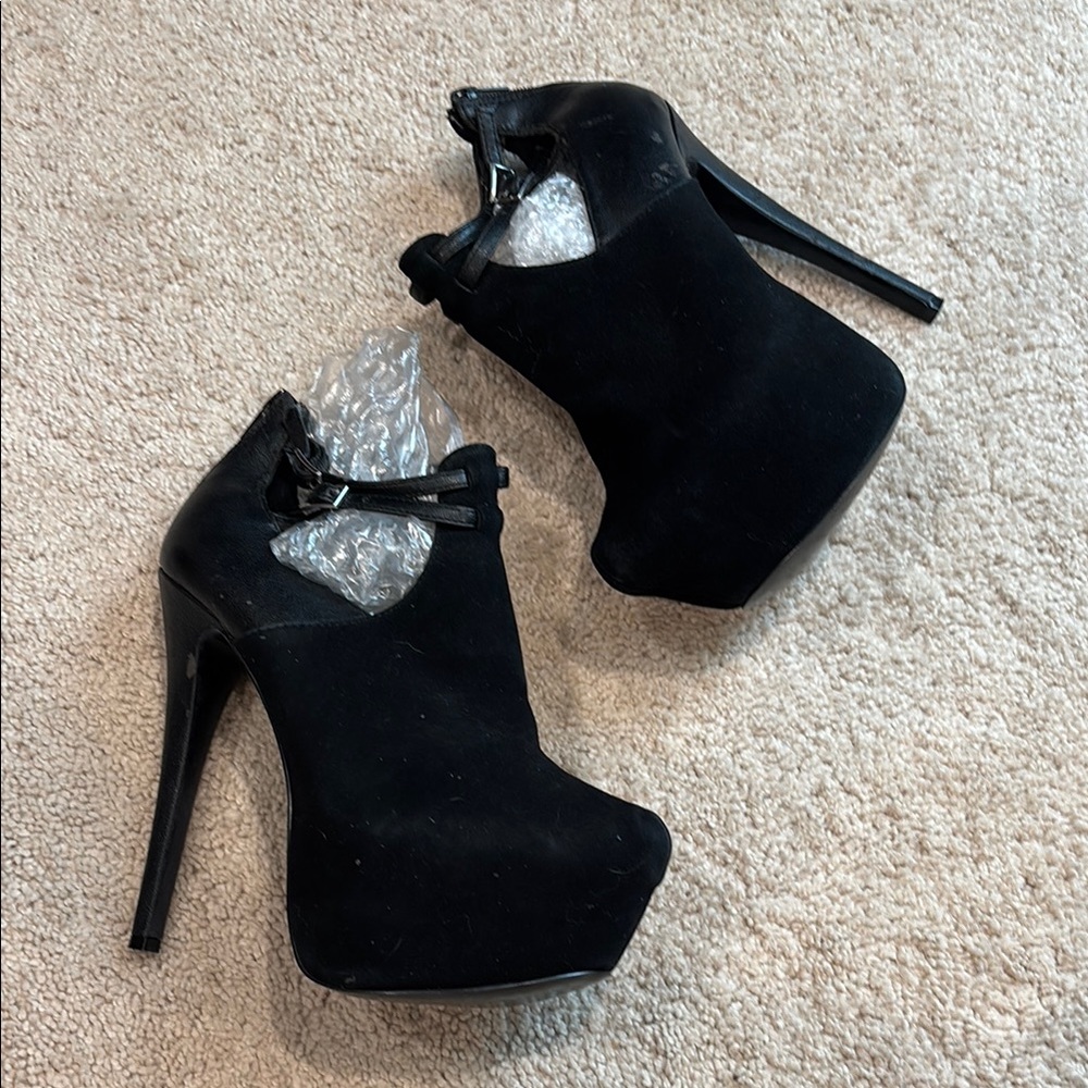 Steve Madden Platform Black High Heel Ankle Boots